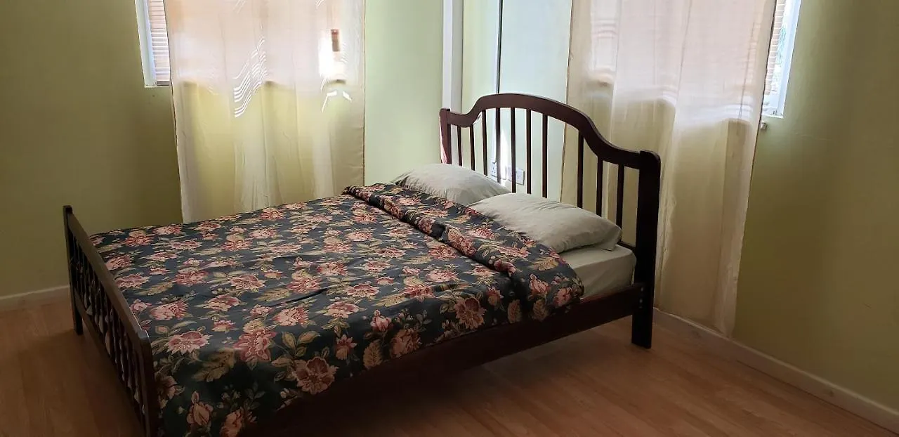 Unit 5/6 Private Apartment - Roseau 0*,