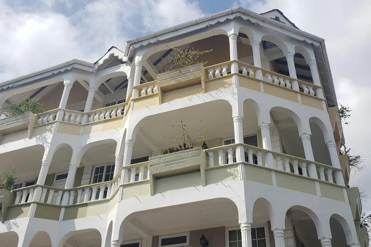 Unit 5/6 Private Apartment - Roseau